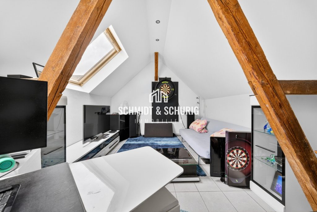 Büro / Gästezimmer im Hinterhaus Immobilienangebot - Bruchsal / Untergrombach - Alle - Kleine ruhige Familien-Oase mit Nebengebäude, Garten und geschlossenem Innenhof