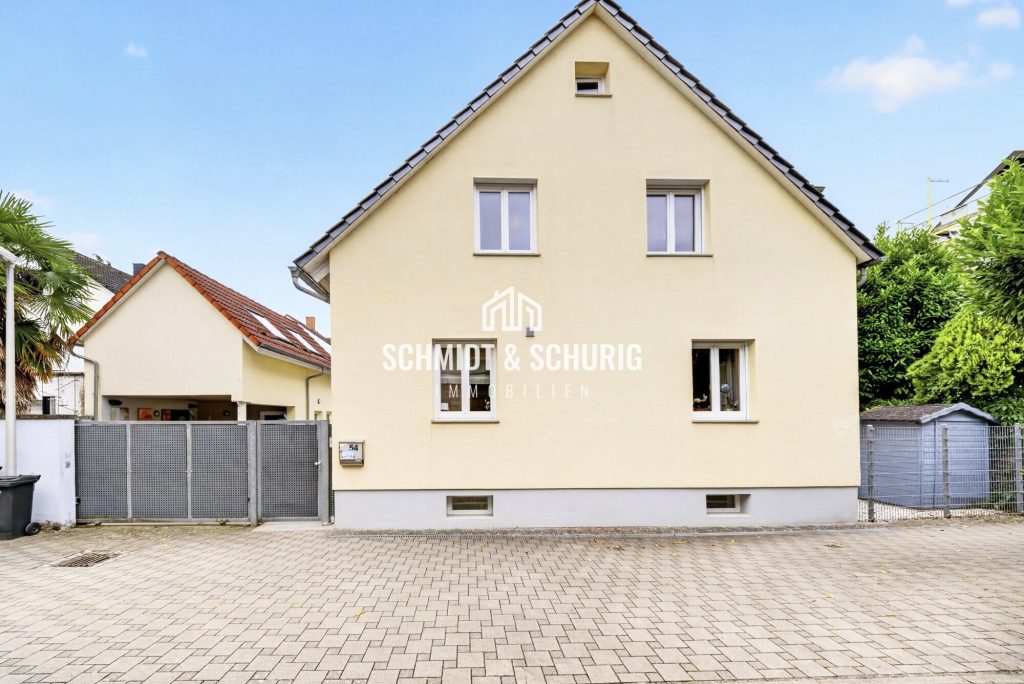 Vorderansicht Immobilienangebot - Bruchsal / Untergrombach - Alle - Kleine ruhige Familien-Oase mit Nebengebäude, Garten und geschlossenem Innenhof