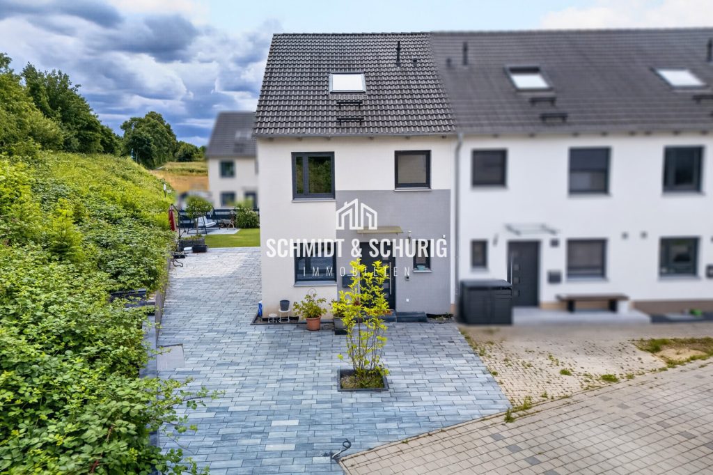 Immobilienangebot - Bruchsal / Helmsheim - Alle - Reihenendhaus mit Garten, Terrasse und Einbauküche in Helmsheim