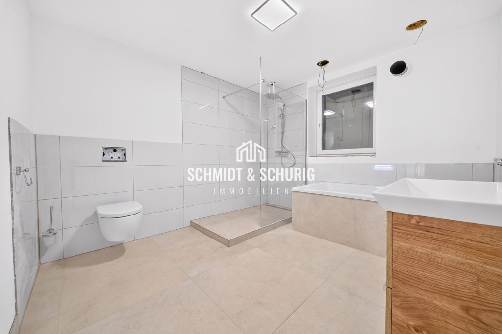Badezimmer / Untergeschoss Immobilienangebot - Pfinztal - Alle - Mehrfamilienhaus in Pfinztal – teilsaniert mit Gestaltungsspielraum