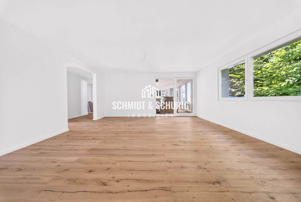 Wohnzimmer / Erdgeschoss Immobilienangebot - Pfinztal - Alle - Mehrfamilienhaus in Pfinztal – teilsaniert mit Gestaltungsspielraum