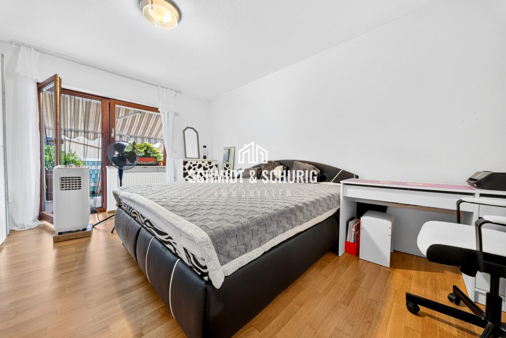 Schlafzimmer Immobilienangebot - Forst - Alle - Großzügige 4-Zimmerwohnung mit Balkon, Garten und Garagenstellplatz.