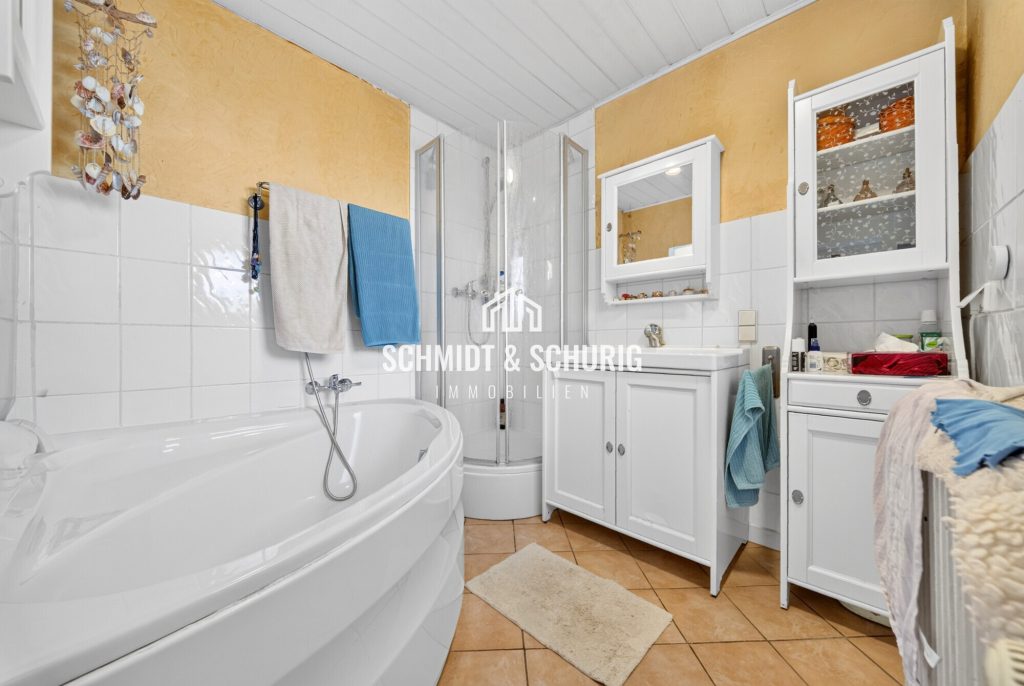 Immobilienangebot - Waghäusel / Wiesental - Alle - Vermietetes Einfamilienhaus in gewachsener Wohnlage – solide Basis mit Gestaltungspotenzial