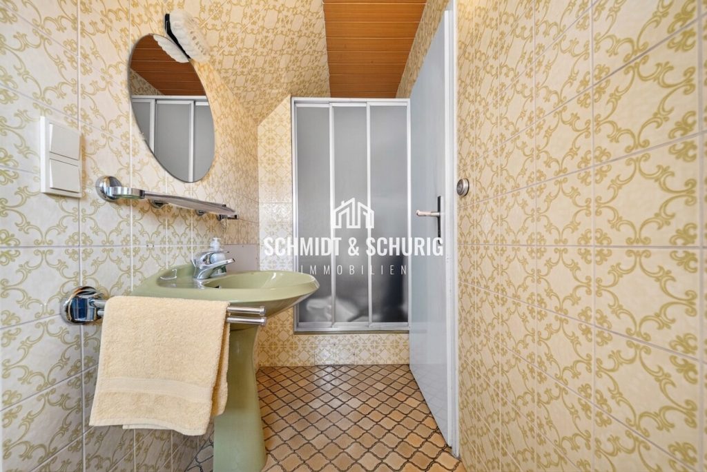 Immobilienangebot - Waghäusel / Wiesental - Alle - Vermietetes Einfamilienhaus in gewachsener Wohnlage – solide Basis mit Gestaltungspotenzial