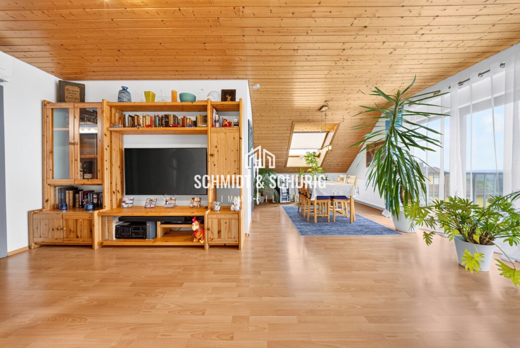 Wohn- und Essbereich Immobilienangebot - Pforzheim / Büchenbronn - Alle - Gepflegte Eigentumswohnung in Pforzheim/Büchenbronn