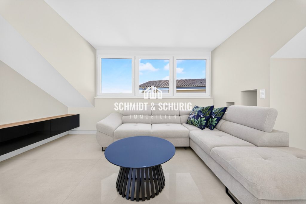 Wohnzimmer Immobilienangebot - Kraichtal / Oberöwisheim - Alle - Hochwertige Dachgeschosswohnung im Kraichtal – Neubau/Erstbezug
