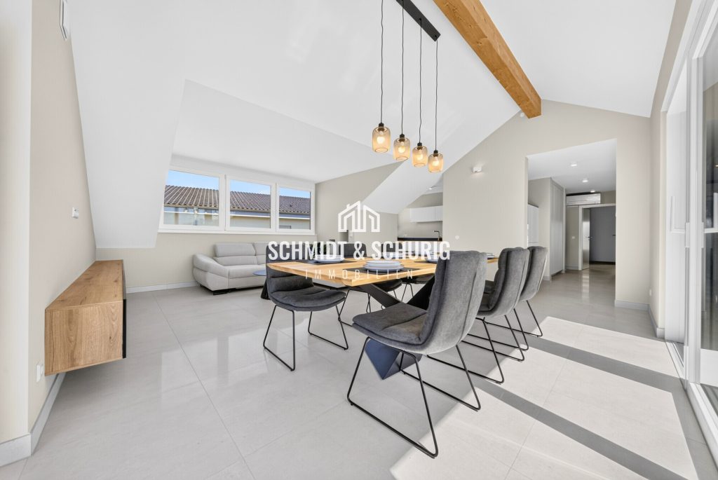 Ess-/Wohnzimmer Immobilienangebot - Kraichtal / Oberöwisheim - Alle - Hochwertige Dachgeschosswohnung im Kraichtal – Neubau/Erstbezug