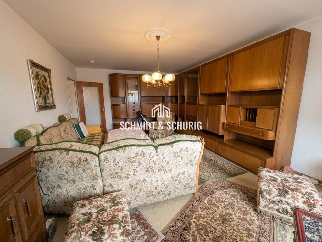 Schmidt & Schurig – KI-generiert Immobilienangebot - Stutensee / Büchig - Alle - Gestaltungsfreiraum: Großzügige 3-Zimmer-Wohnung mit Balkon