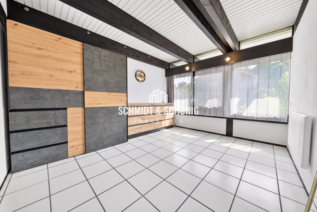 Schlafzimmer / Erdgeschoss Immobilienangebot - Kürnbach - Alle - Exklusives Einfamilienhaus - Architektur mit Wiedererkennungswert