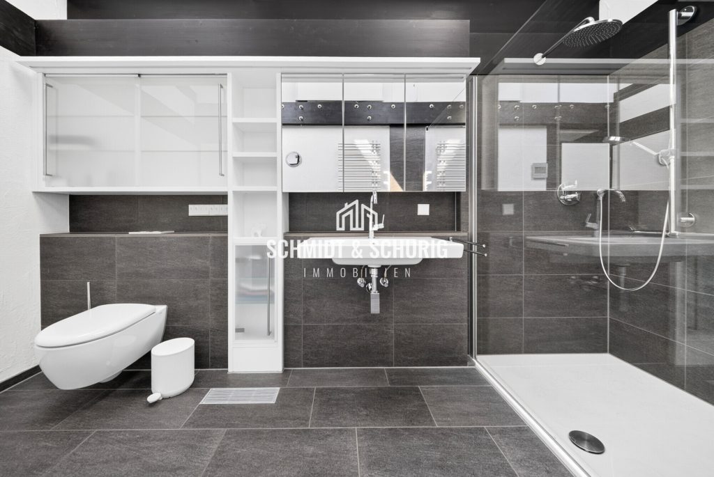 Badezimmer Immobilienangebot - Kürnbach - Alle - Exklusives Einfamilienhaus - Architektur mit Wiedererkennungswert