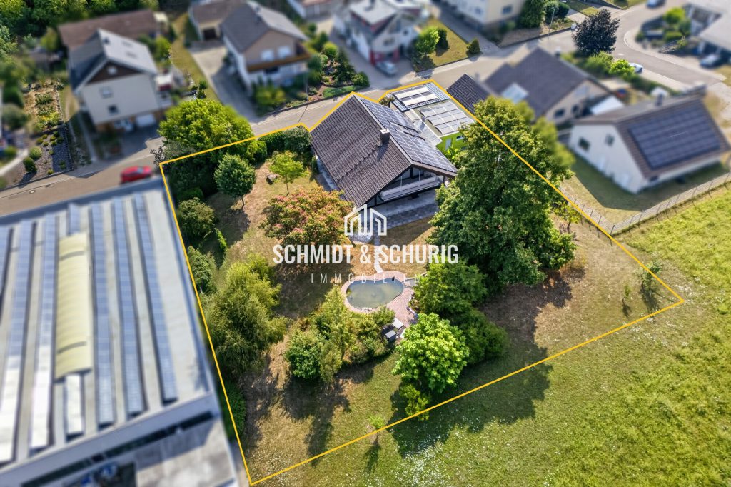 Drohnenaufnahme Immobilienangebot - Kürnbach - Alle - Exklusives Einfamilienhaus - Architektur mit Wiedererkennungswert