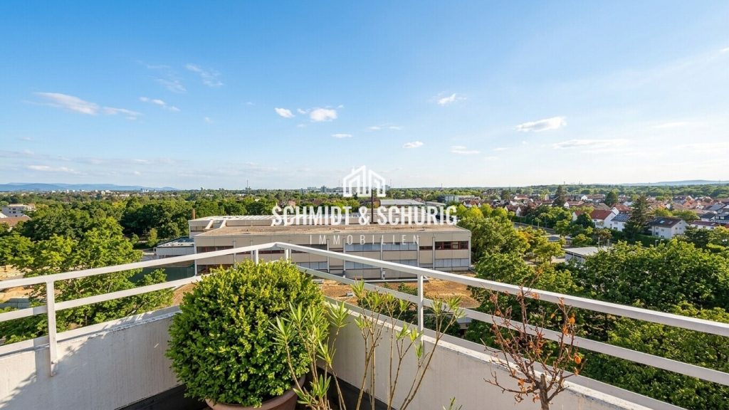 Aussicht – KI-generiert Immobilienangebot - Karlsruhe / Neureut - Alle - Dachgeschosswohnung mit großer Dachterrasse und unglaublichen Weitblick über Karlsruhe