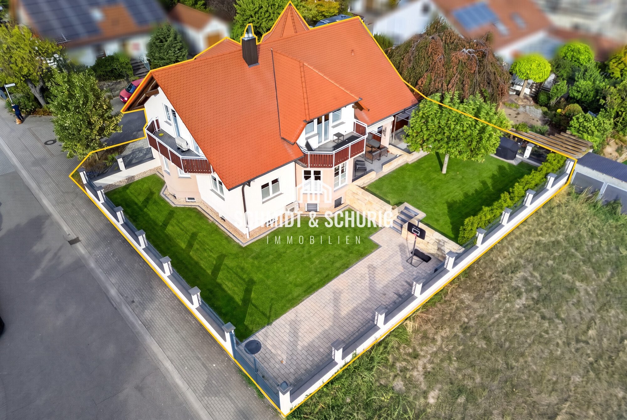 Immobilienangebot - Karlsdorf-Neuthard / Neuthard - Alle - Repräsentatives Einfamilienhaus mit großzügigen Wohn- und Außenflächen