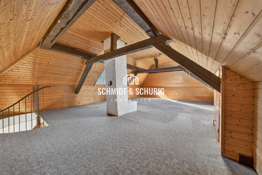 Immobilienangebot - Gondelsheim - Alle - Einfamilienhaus mit Nebengebäude und großem Grundstück mit viel Potenzial