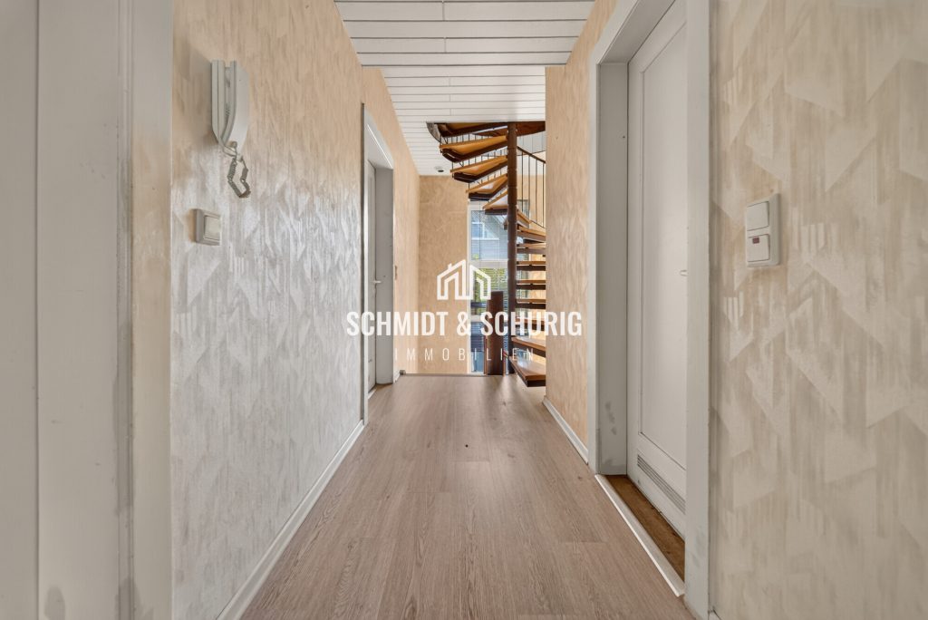 Immobilienangebot - Gondelsheim - Alle - Einfamilienhaus mit Nebengebäude und großem Grundstück mit viel Potenzial