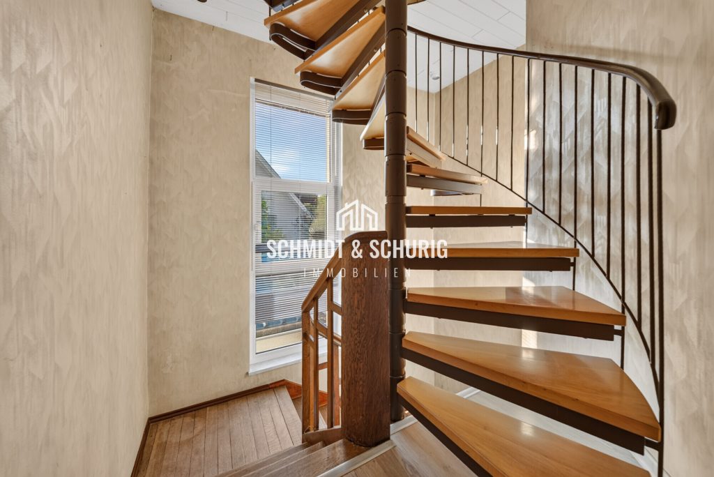 Immobilienangebot - Gondelsheim - Alle - Einfamilienhaus mit Nebengebäude und großem Grundstück mit viel Potenzial