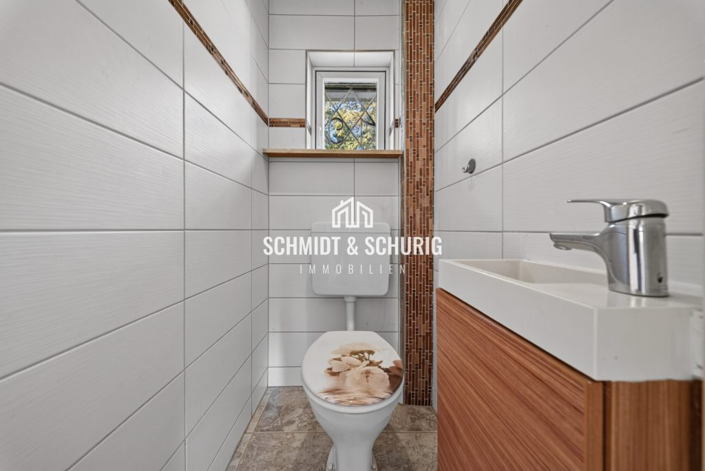 Immobilienangebot - Gondelsheim - Alle - Einfamilienhaus mit Nebengebäude und großem Grundstück mit viel Potenzial