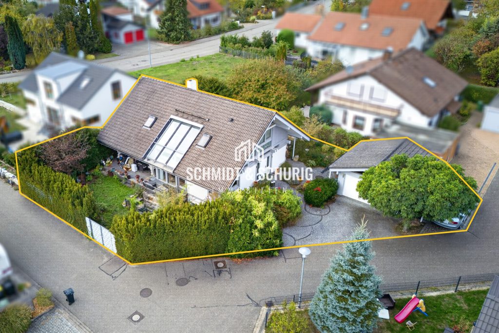 Schmidt & Schurig Immobilien Immobilienangebot - Ötisheim - Alle - Wohnen der besonderen Art:
Einfamilienhaus mit Indoor-Pool, Sauna und Doppelgarage