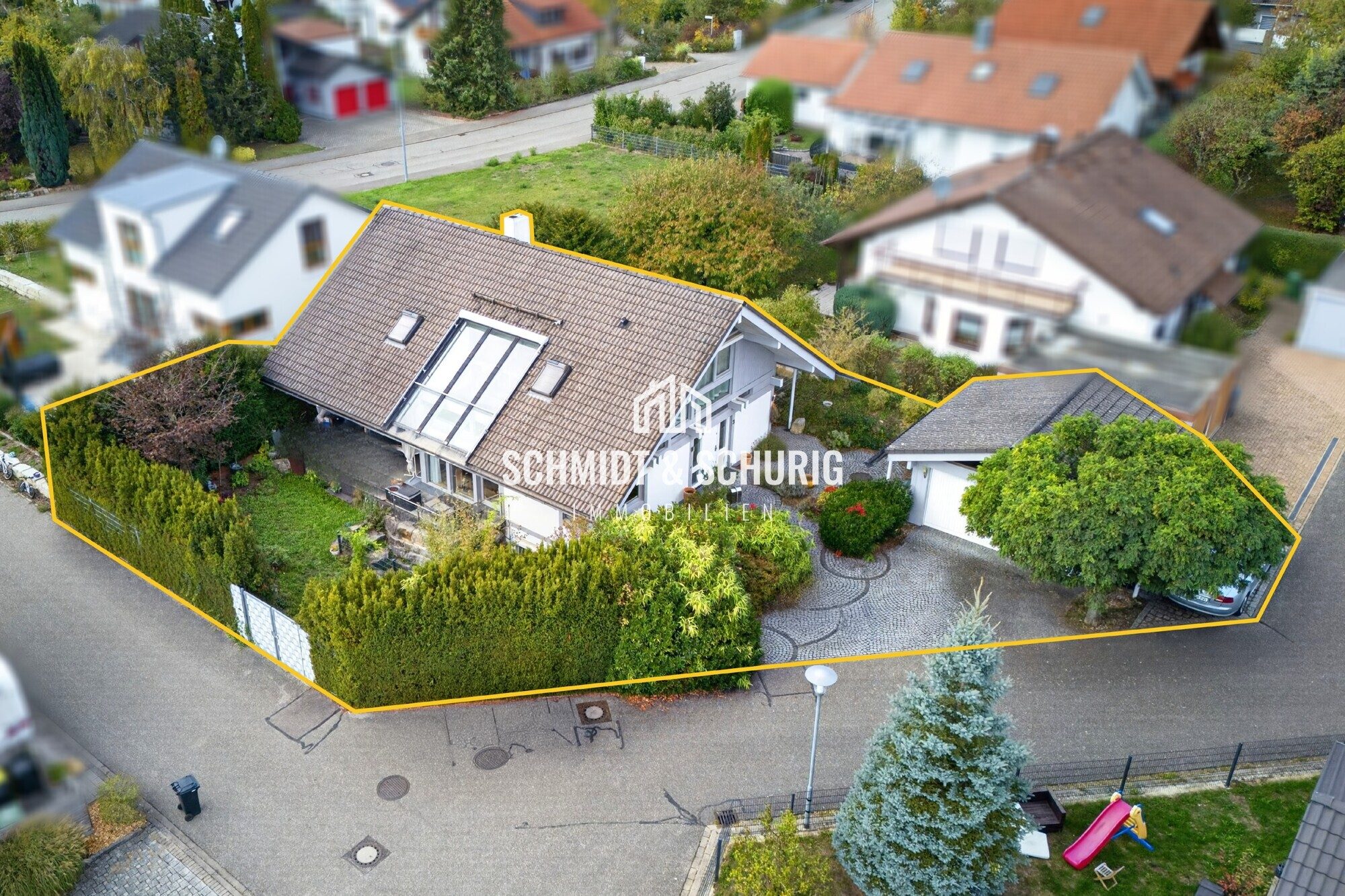 Immobilienangebot - Ötisheim - Alle - Wohnen der besonderen Art:
Einfamilienhaus mit Indoor-Pool, Sauna und Doppelgarage