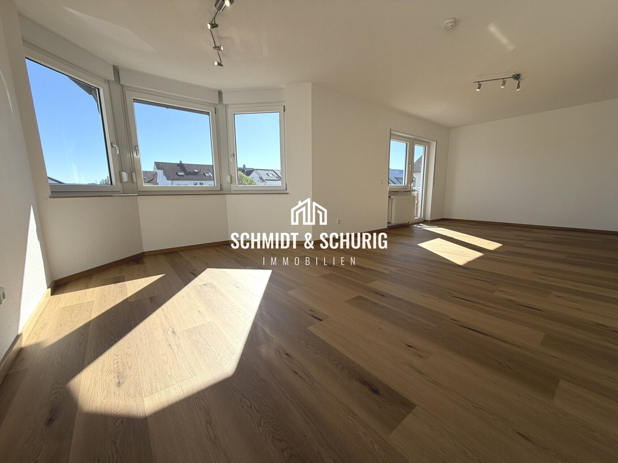 Immobilienangebot - Hambrücken - Alle - Moderne drei Zimmer Maisonette Wohnung mit Balkon zur Miete