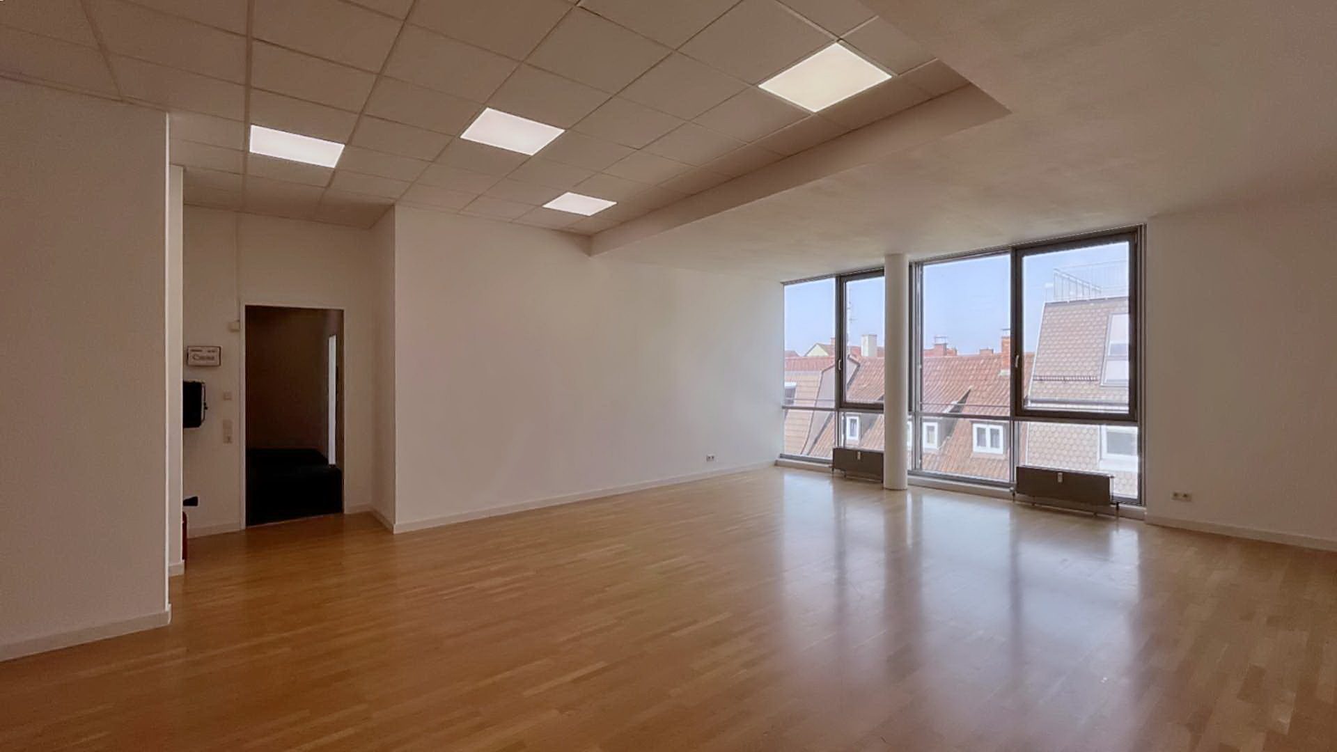 Immobilienangebot - Freiburg i. Br. / Altstadt - Gewerbe - Ganz oben mit dabei - Große Bürofläche in der Innenstadt