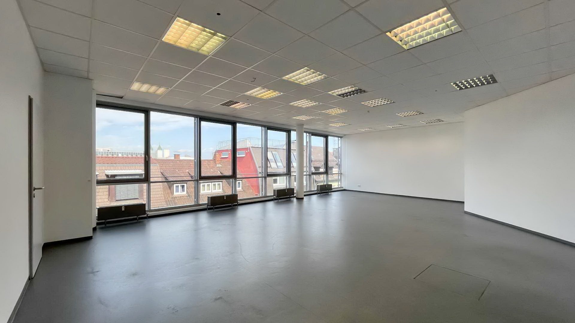 Immobilienangebot - Freiburg i. Br. / Altstadt - Gewerbe - Ganz oben mit dabei - Große Bürofläche in der Innenstadt