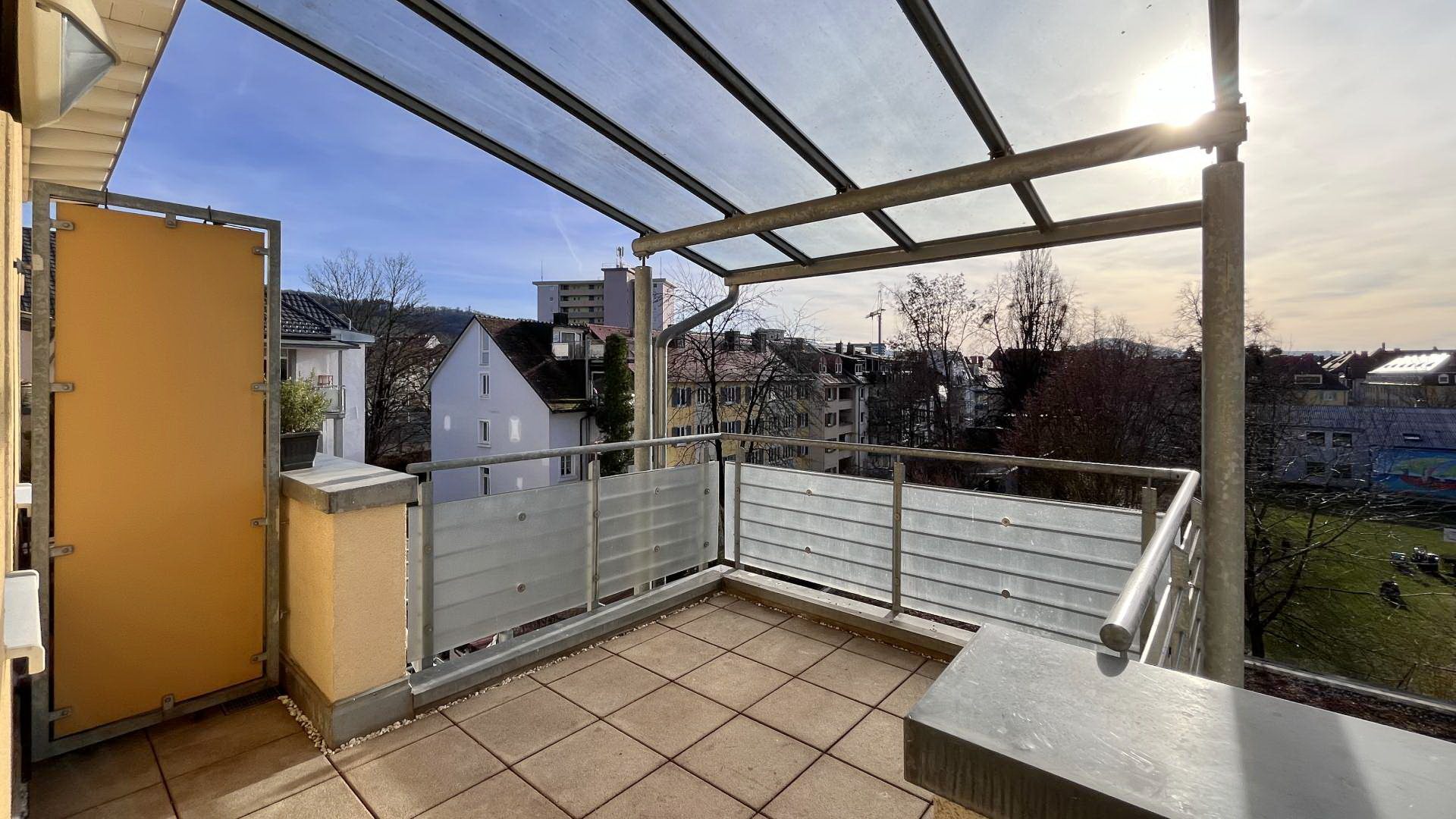 Immobilienangebot - Freiburg i. Br. / Brühl - Wohnen & Investment & Rest - Brühl | Attikawohnung mit Dachterrasse und Weitblick