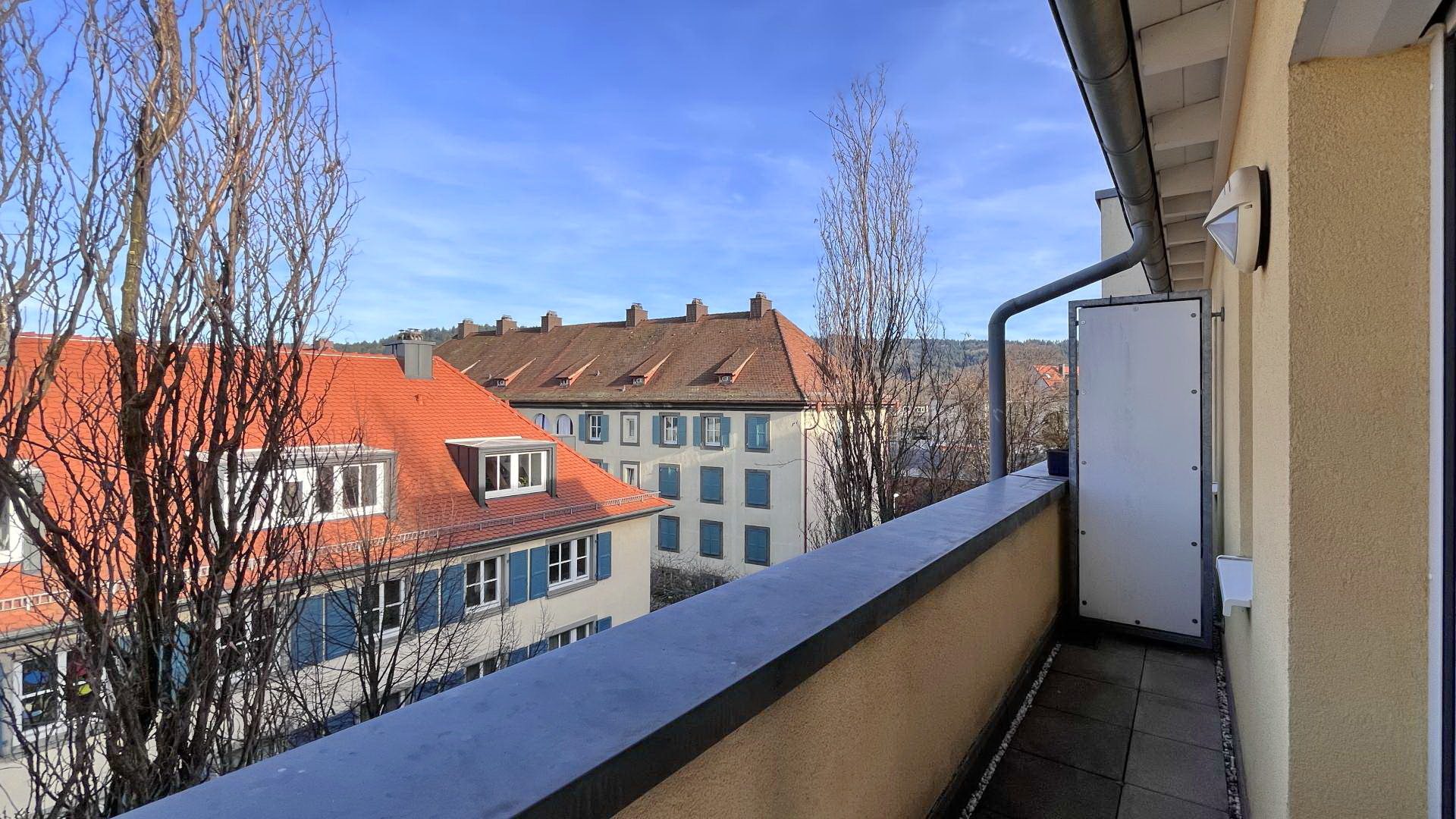 Immobilienangebot - Freiburg i. Br. / Brühl - Wohnen & Investment & Rest - Brühl | Attikawohnung mit Dachterrasse und Weitblick