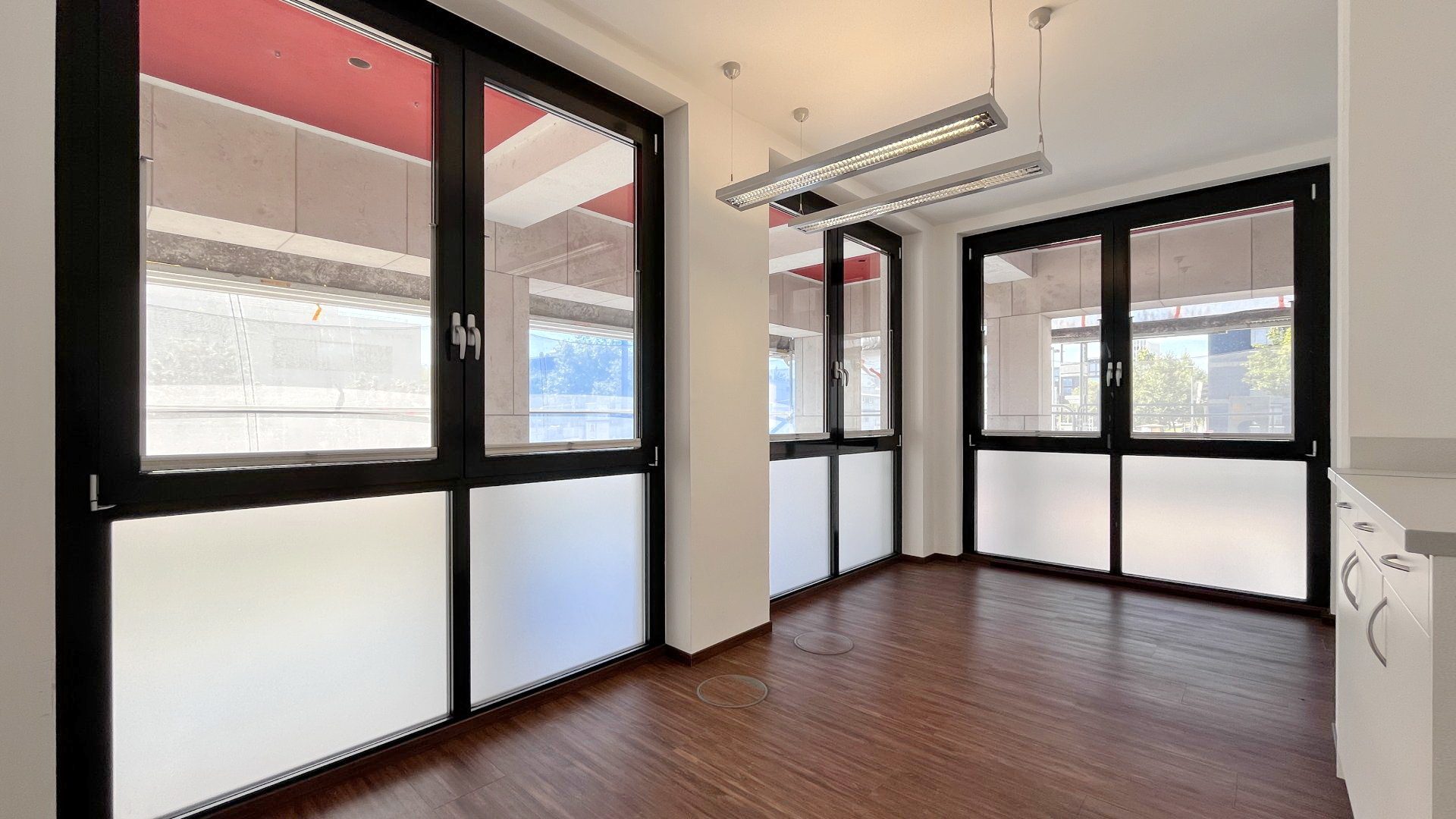 Immobilienangebot - Freiburg - Gewerbe - Optimale Verkehrsanbindung und ideale Ausstattung für Praxis, Forschung oder Büro