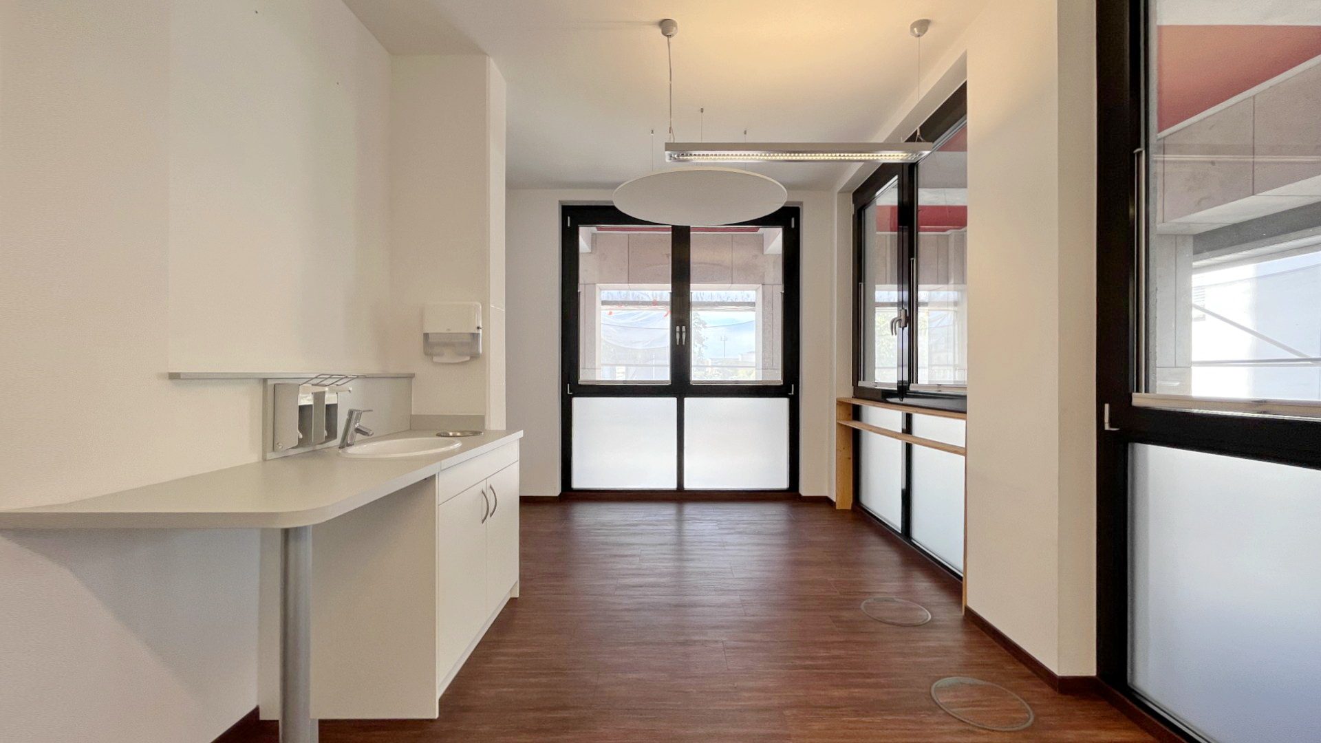 Immobilienangebot - Freiburg - Gewerbe - Optimale Verkehrsanbindung und ideale Ausstattung für Praxis, Forschung oder Büro