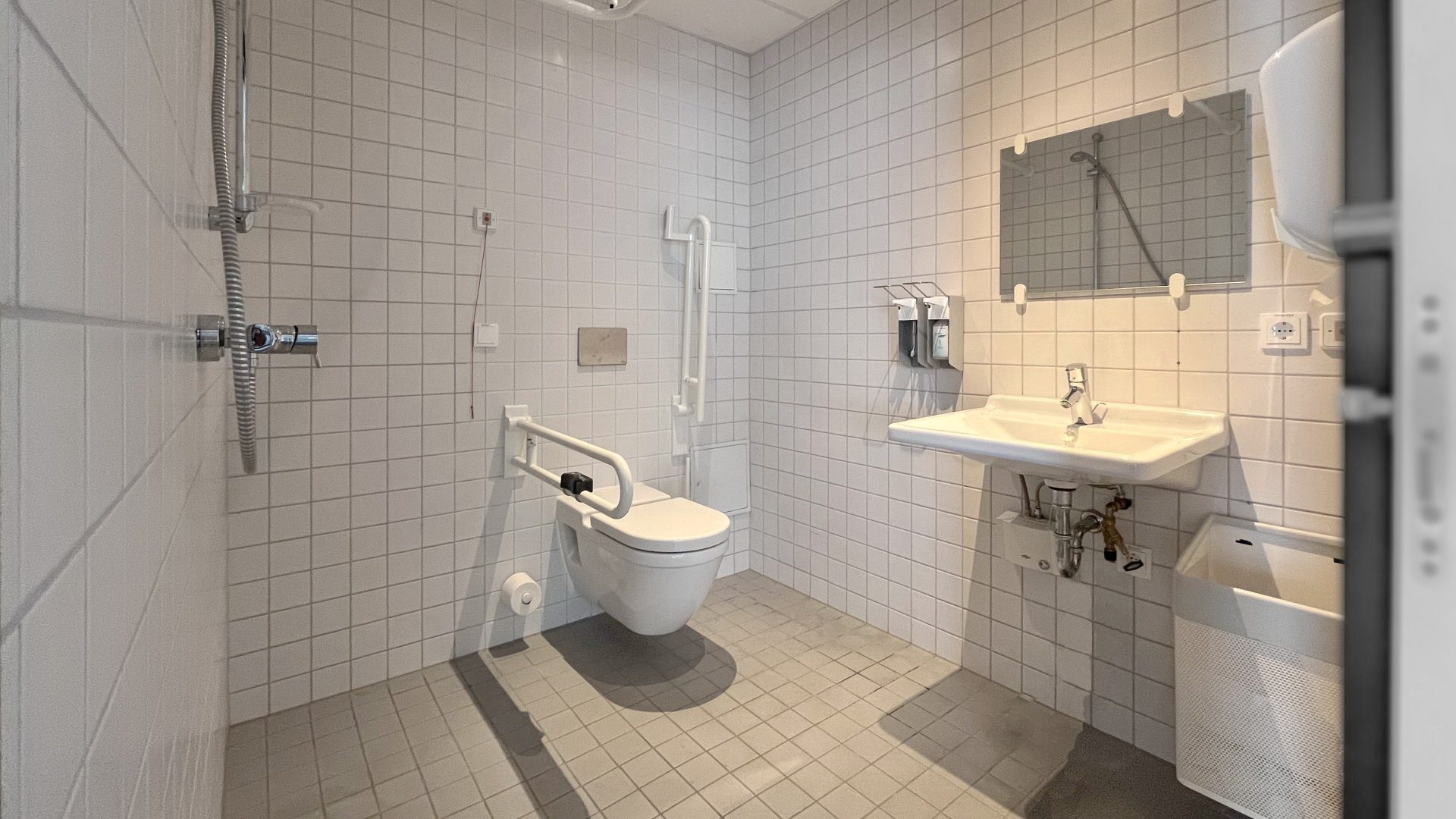 Immobilienangebot - Freiburg - Gewerbe - Optimale Verkehrsanbindung und ideale Ausstattung für Praxis, Forschung oder Büro