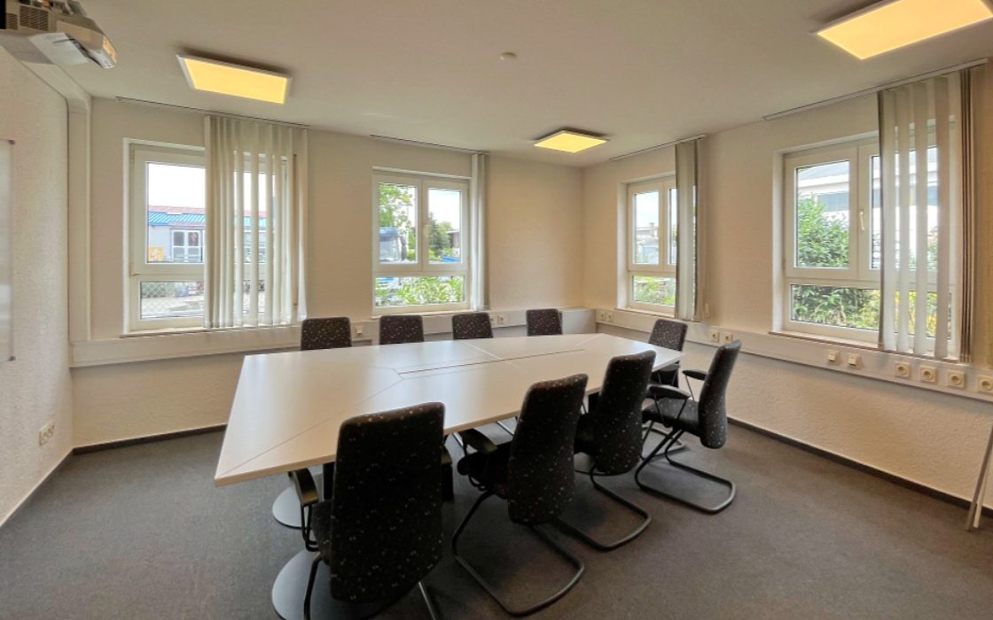 Immobilienangebot - Eschbach - Gewerbe - Großzügige Gewerbehalle mit Büro- und Wohngebäude und Nähe zum Gewerbepark Breisgau