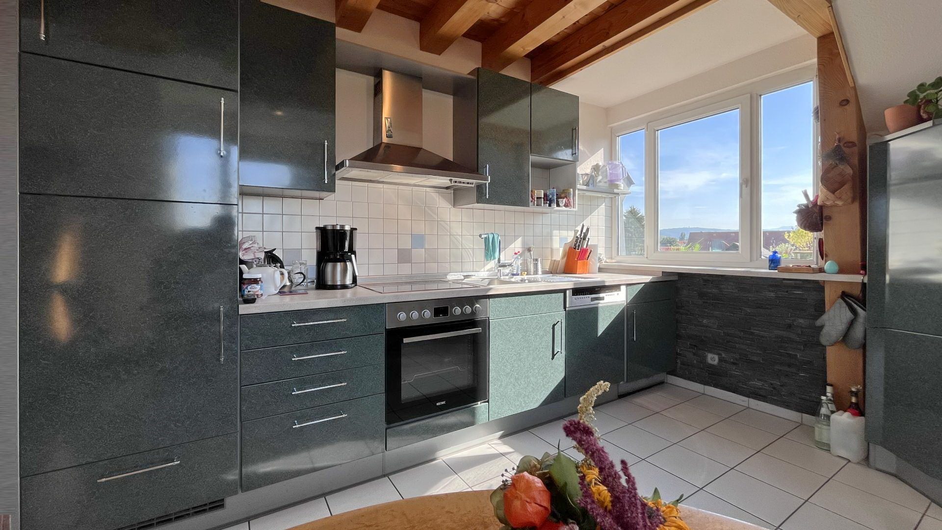 Immobilienangebot - Teningen - Wohnen & Investment & Rest - Ehemalige Zigarrenfabrik mit 8 Wohnungen und 3 Büros in grüner Ortsrandlage