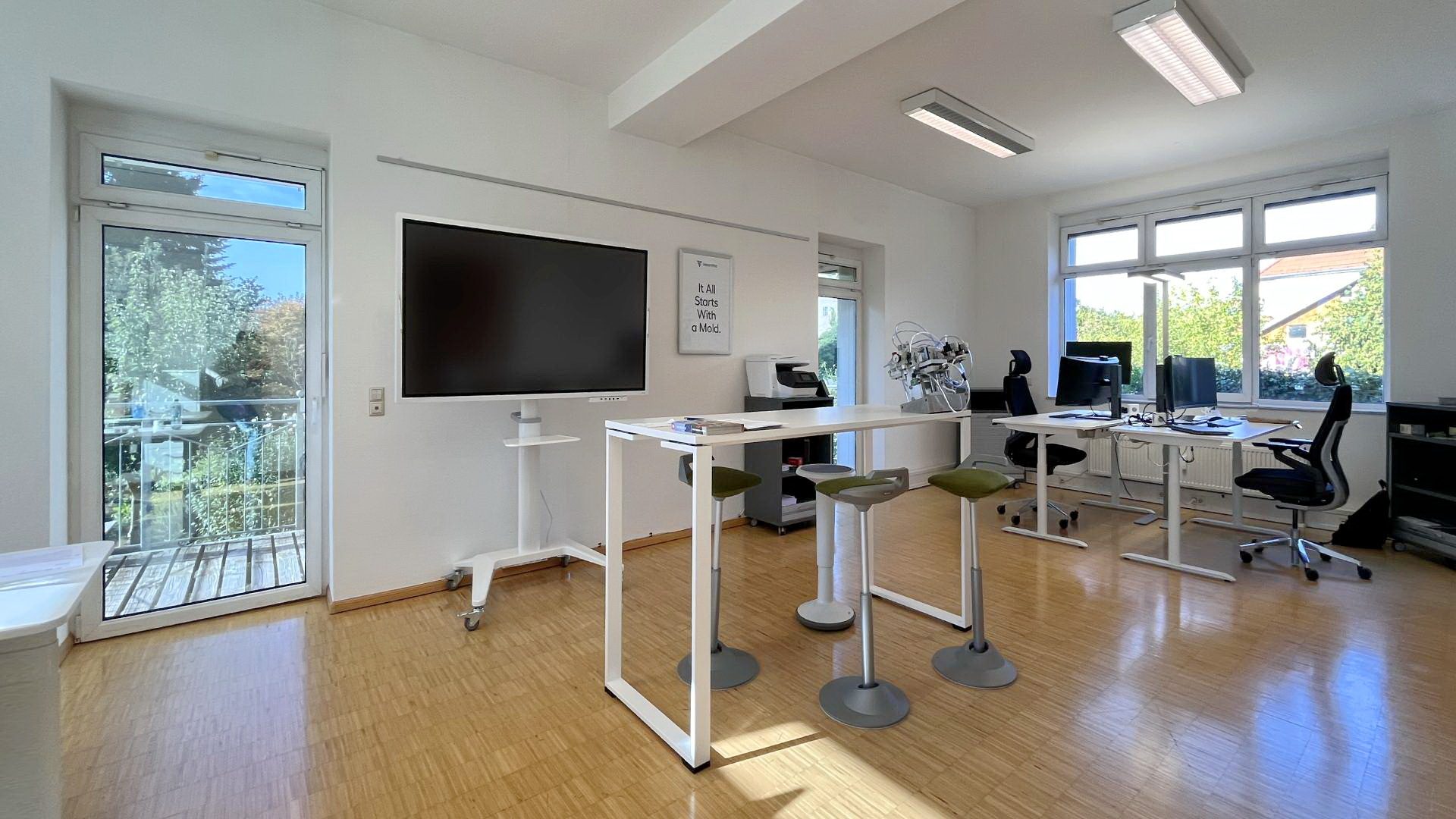 Immobilienangebot - Teningen - Wohnen & Investment & Rest - Ehemalige Zigarrenfabrik mit 8 Wohnungen und 3 Büros in grüner Ortsrandlage