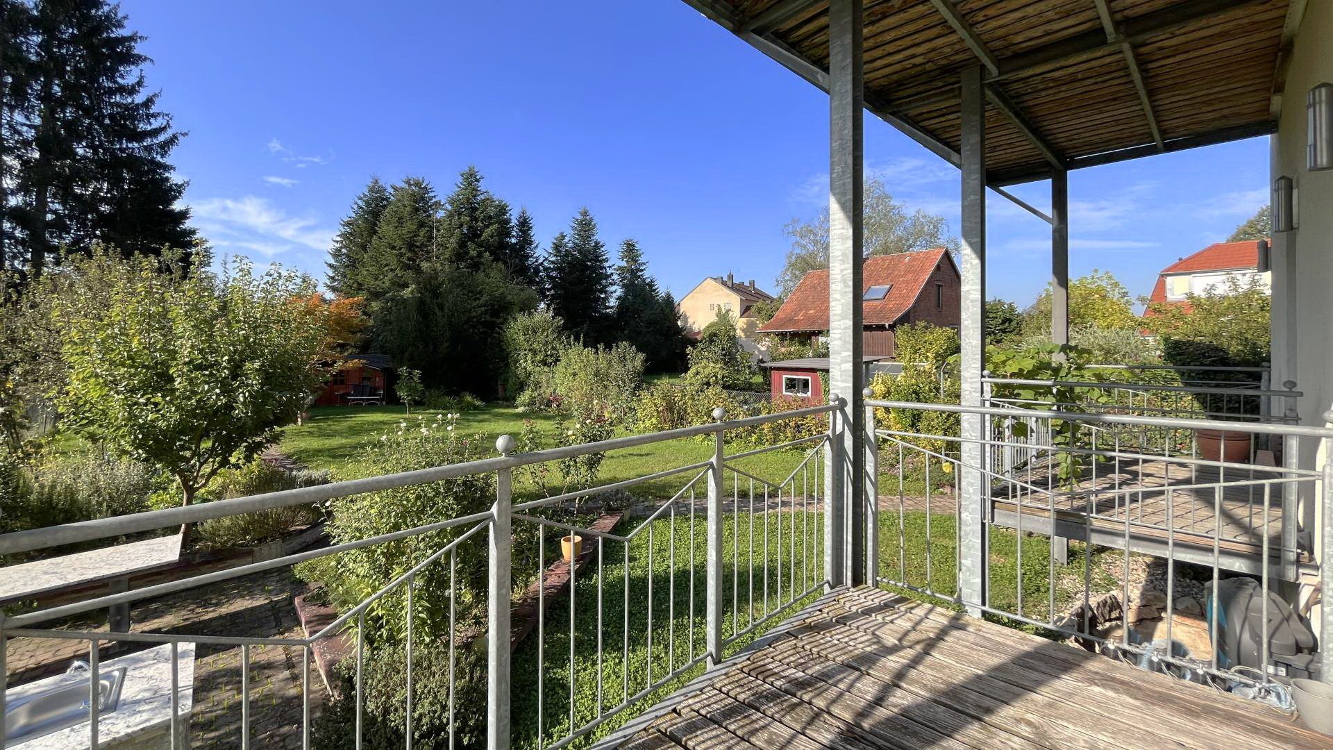 Immobilienangebot - Teningen - Wohnen & Investment & Rest - Ehemalige Zigarrenfabrik mit 8 Wohnungen und 3 Büros in grüner Ortsrandlage