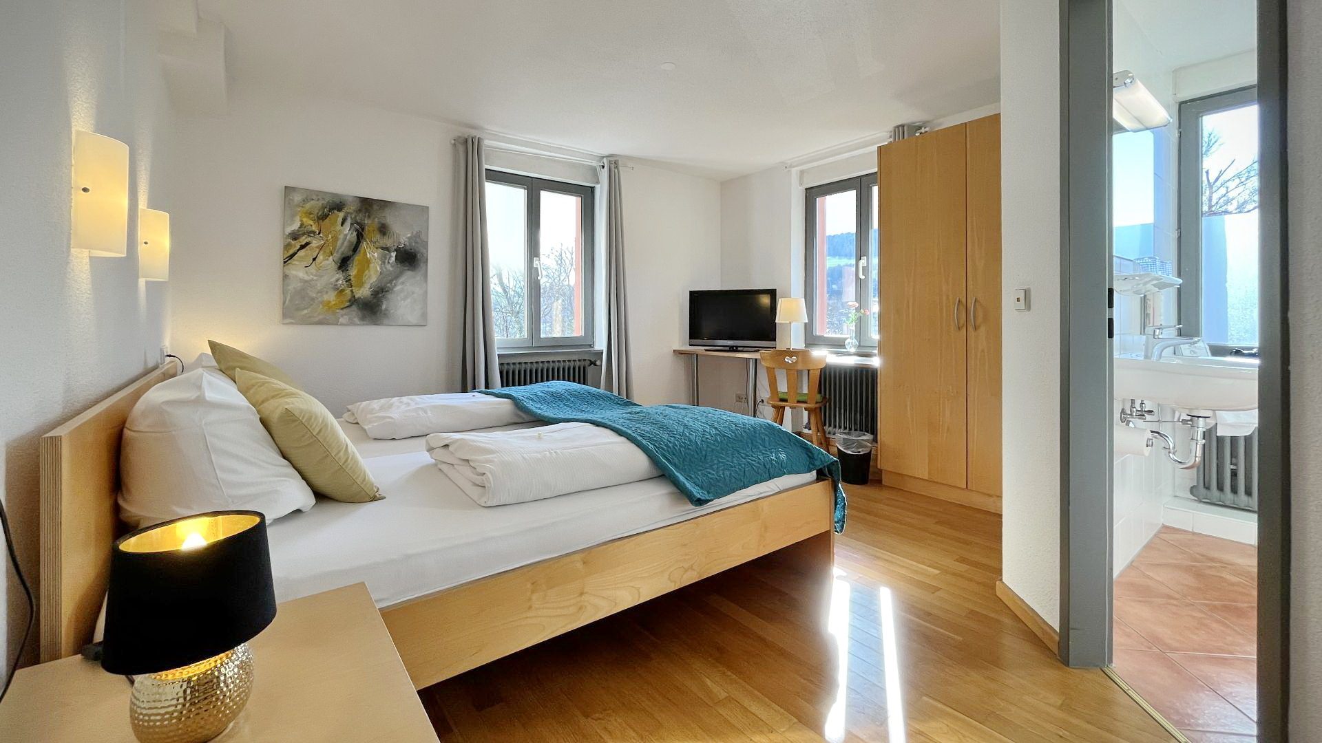 Immobilienangebot - Merzhausen - Gewerbe - Hotel mit Gastwirtschaft auf einem Erbbaugrundstück mit großem Außenbereich vor den Toren Freiburgs