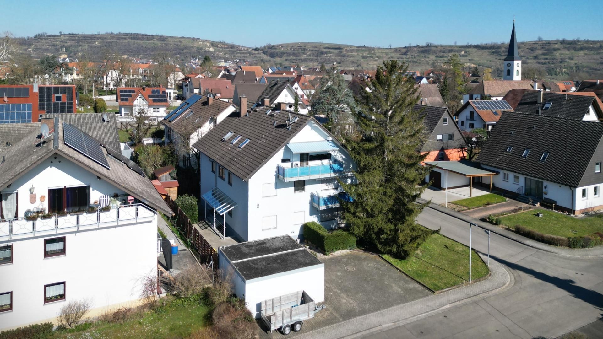 Immobilienangebot - Breisach am Rhein / Oberrimsingen - Wohnen & Investment & Rest - Lichtdurchflutete 2-Zimmer-Wohnung mit sonnigem Balkon und Weitblick