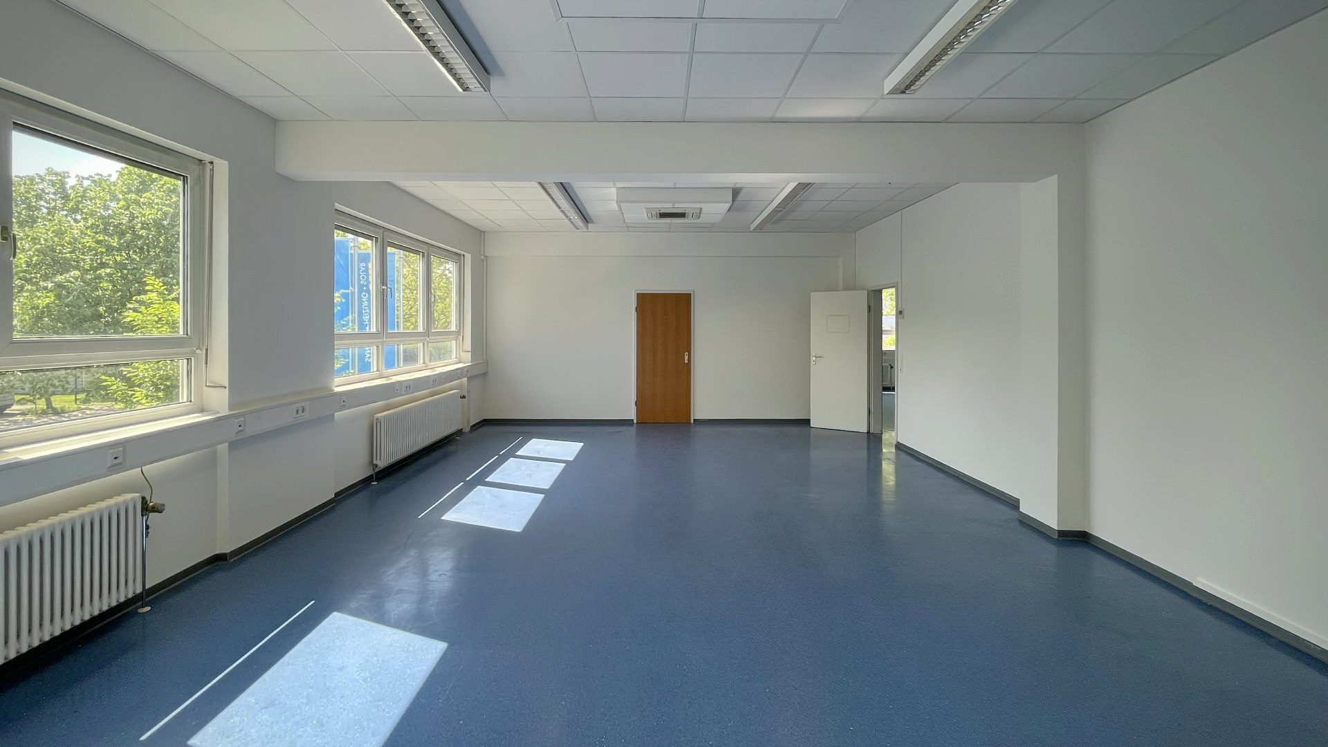 Immobilienangebot - Freiburg im Breisgau - Gewerbe - Helle Büro-, Schulungs- oder Konferenzflächen in Freiburg-Haid
