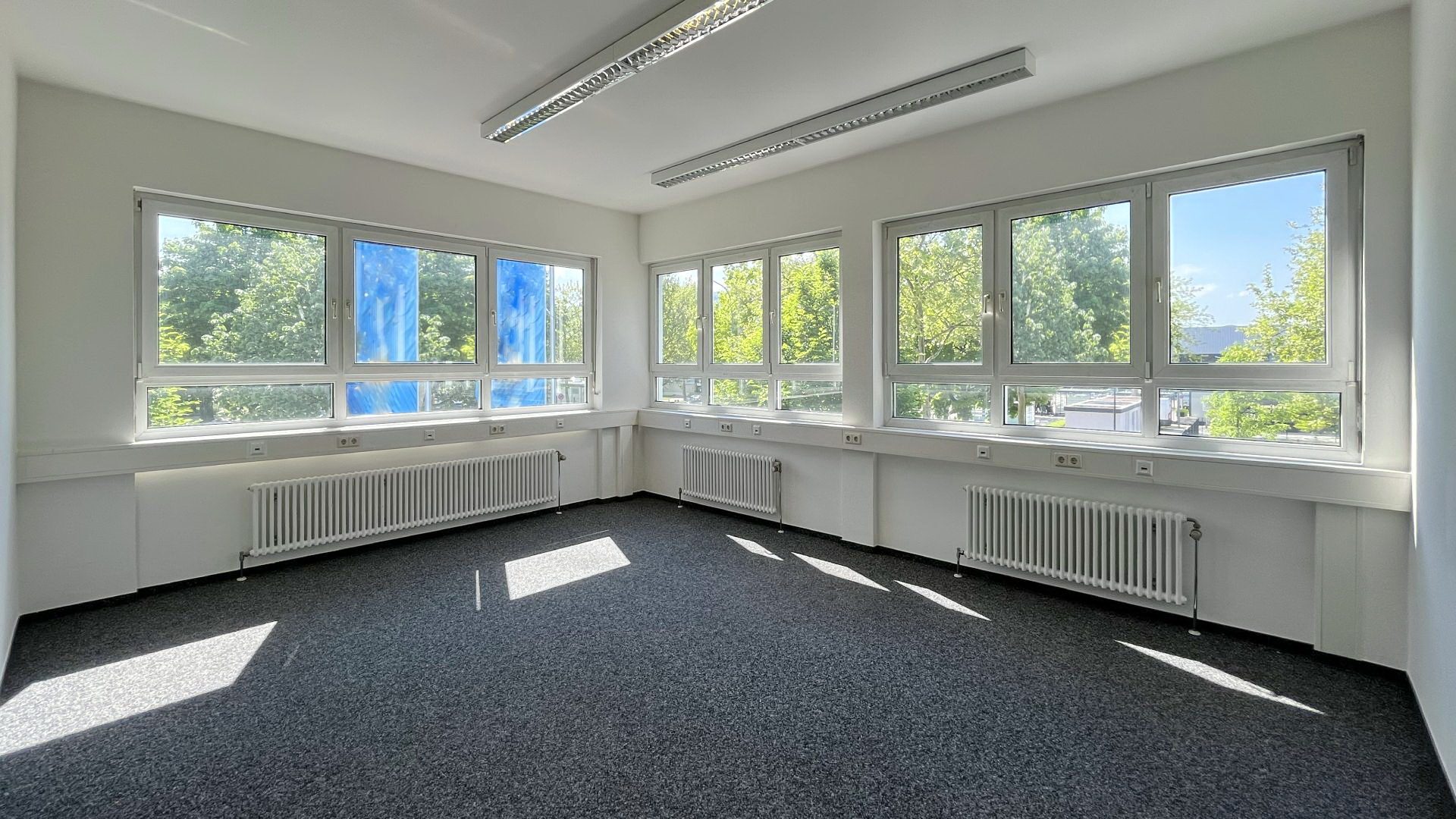 Immobilienangebot - Freiburg im Breisgau - Gewerbe - Helle Büro-, Schulungs- oder Konferenzflächen in Freiburg-Haid