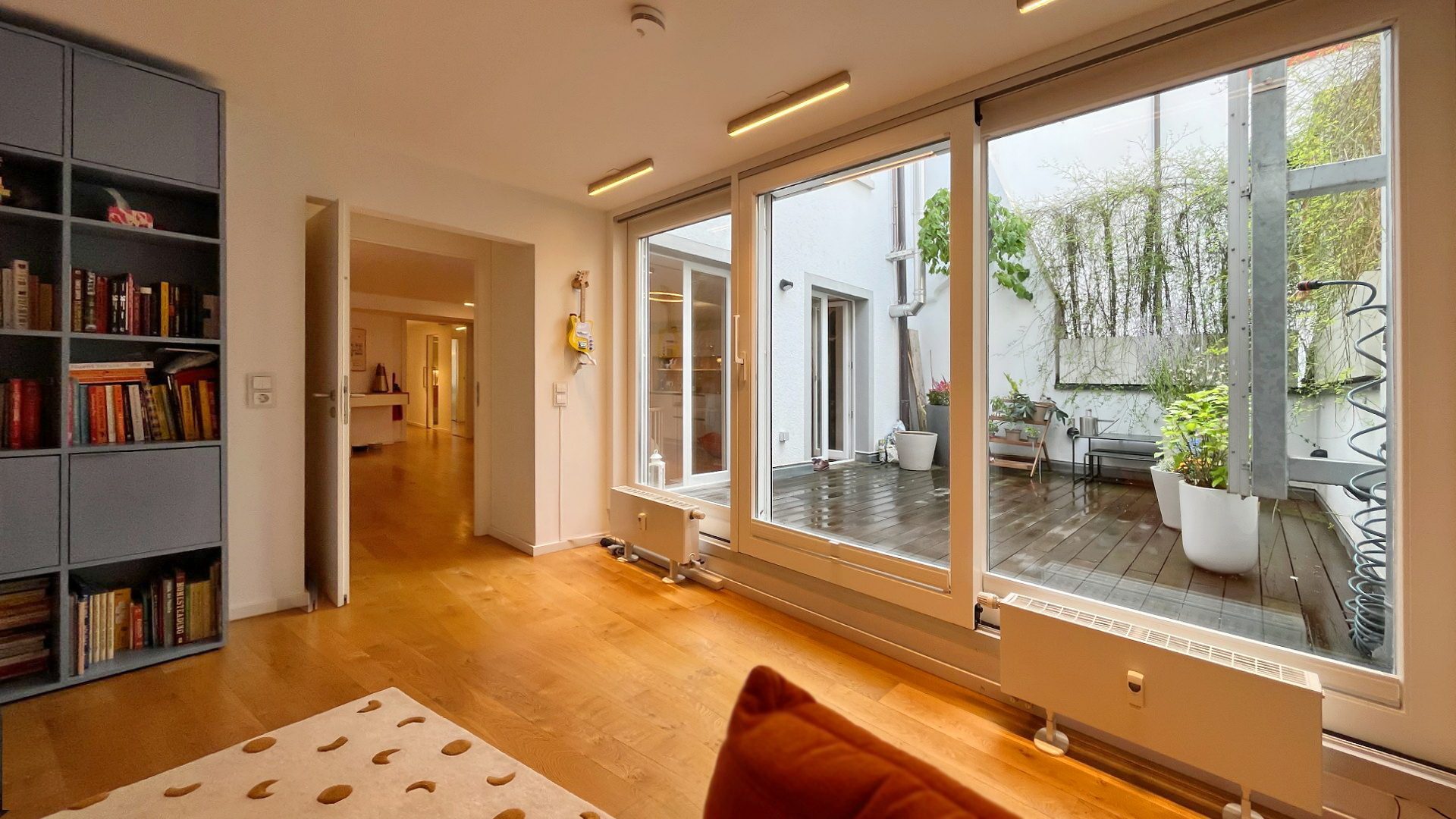 Immobilienangebot - Freiburg im Breisgau - Wohnen & Investment & Rest - Juwel im Herzen der Altstadt - Modernisiertes Wohn- und Geschäftshaus