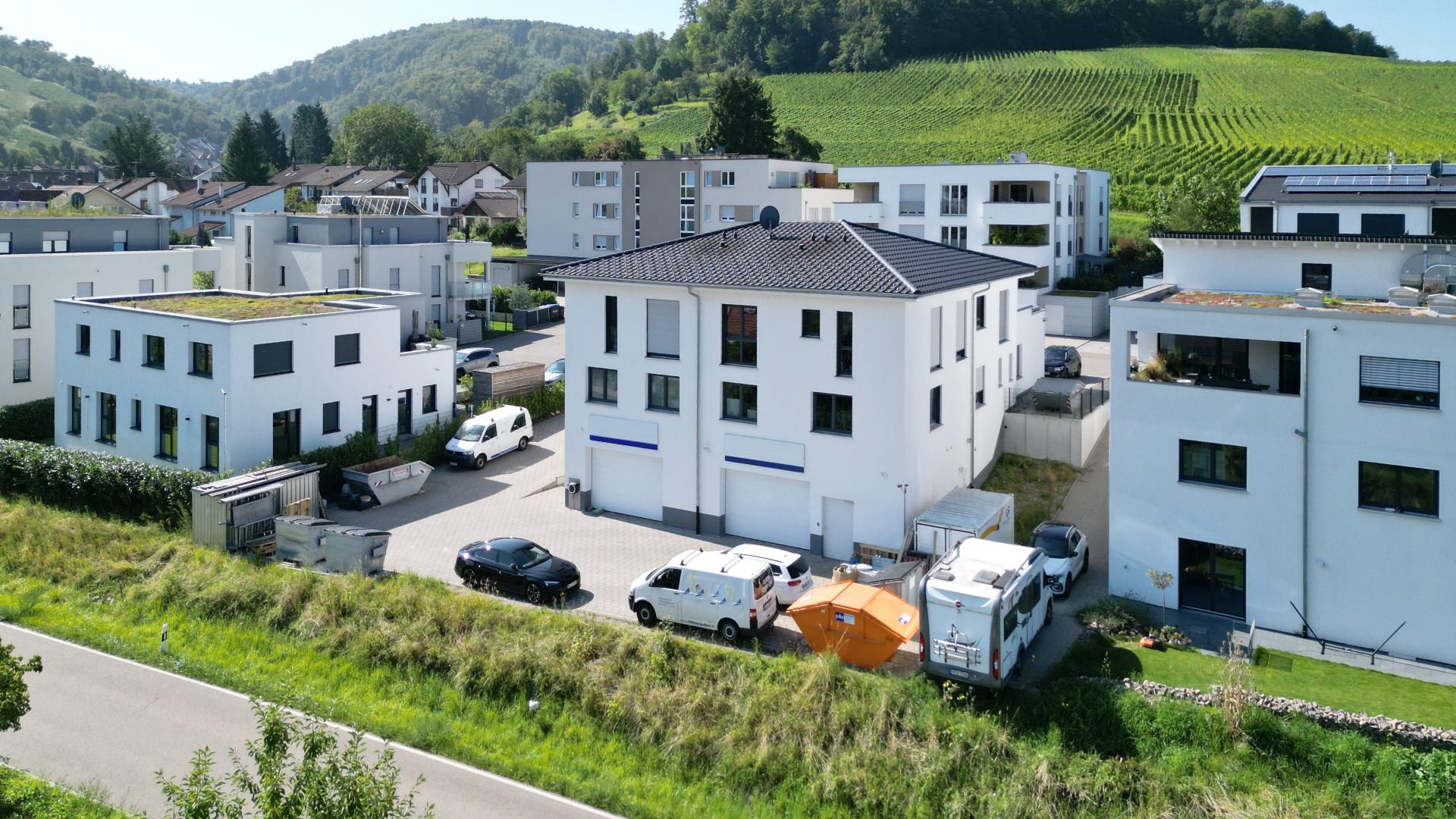 Immobilienangebot - Ebringen - Gewerbe - Helles Büro mit befahrbarer Werkstatt- oder Lagerfläche