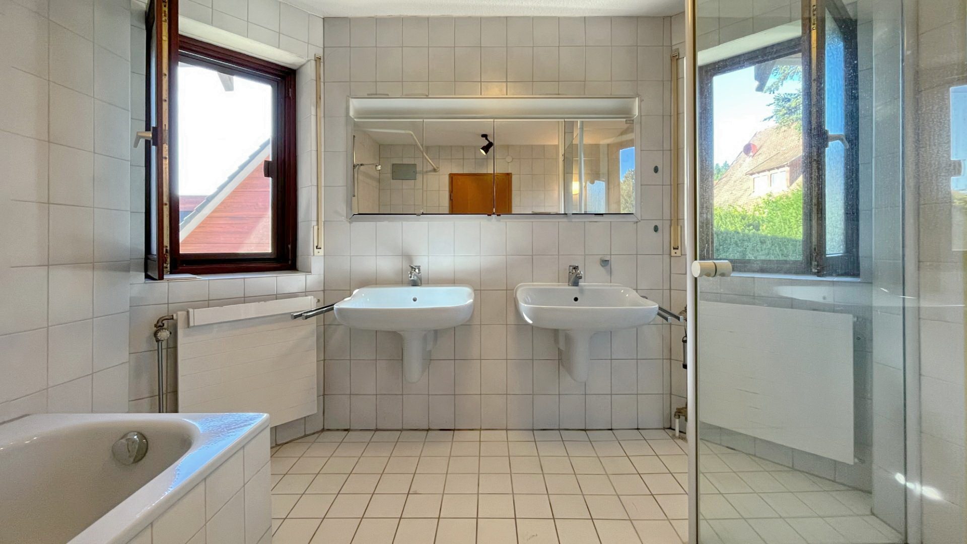 Immobilienangebot - Freiburg i. Br. / Zähringen - Wohnen & Investment & Rest - Zähringen | Charmante Doppelhaushälfte am Hang