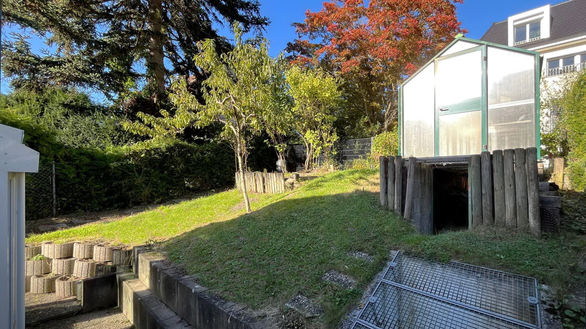 Immobilienangebot - Freiburg i. Br. / Zähringen - Wohnen & Investment & Rest - Zähringen | Charmante Doppelhaushälfte am Hang