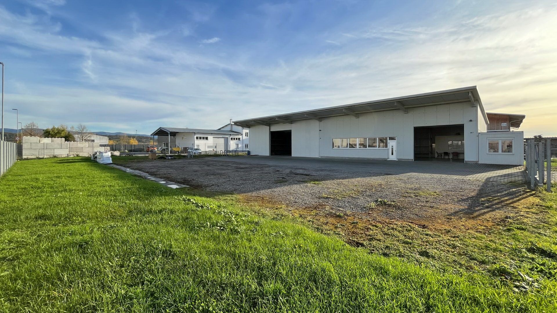 Immobilienangebot - Breisach am Rhein / Niederrimsingen - Gewerbe - Vielseitige Gewerbehalle mit großer Freifläche