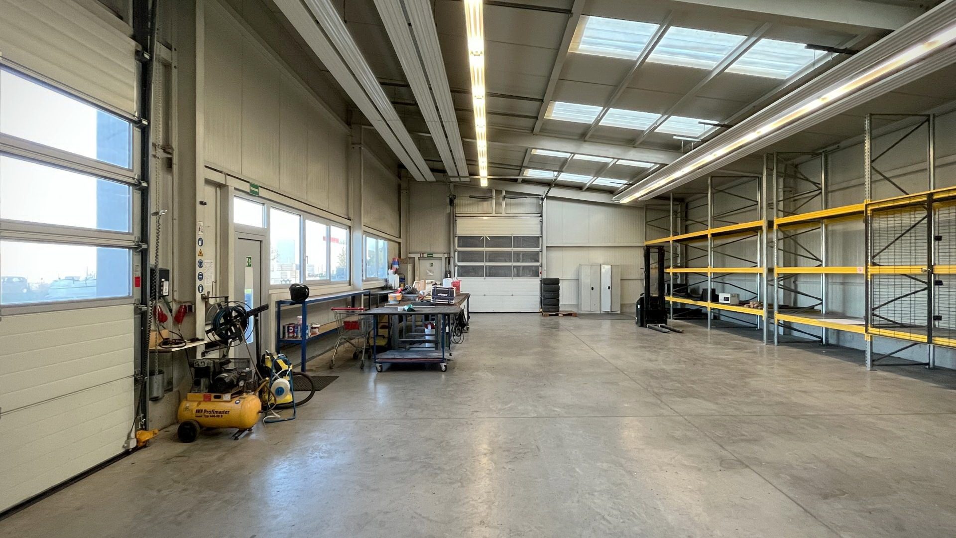 Immobilienangebot - Breisach am Rhein / Niederrimsingen - Gewerbe - Vielseitige Gewerbehalle mit großer Freifläche