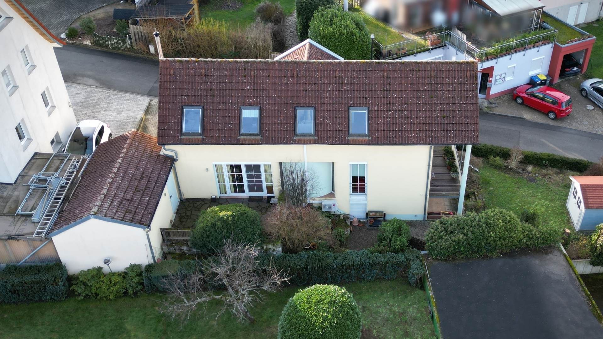 Immobilienangebot - Ebringen - Wohnen & Investment & Rest - Familienfreundliches Einfamilienhaus in naturnaher Lage unweit von Freiburg