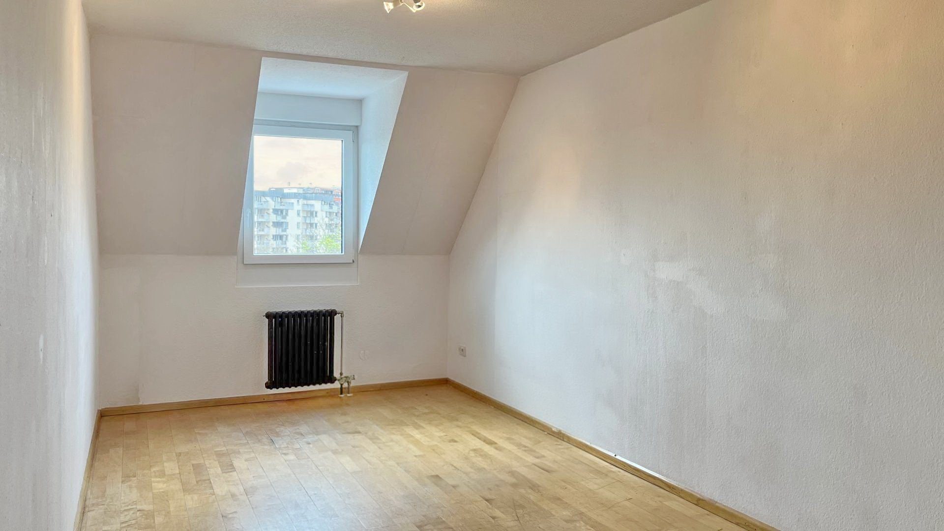 Immobilienangebot - Freiburg i. Br. / Unterwiehre-Süd - Wohnen & Investment & Rest - Familienfreundliche 5-Zimmer-Maisonette im begehrten Stadtteil Freiburg-Wiehre