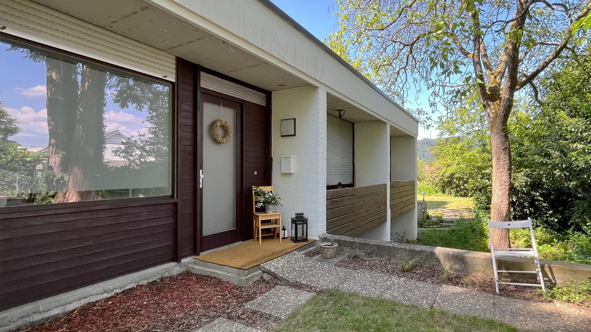 Immobilienangebot - Freiburg im Breisgau / Littenweiler - Wohnen & Investment & Rest - Lage trifft Potenzial: Klassischer Bungalow mit Entwicklungsoption in Freiburg-Littenweiler