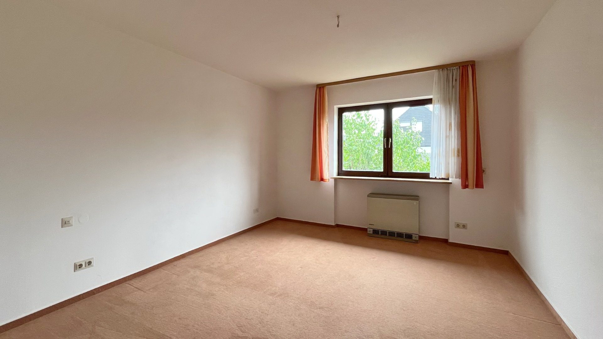 Immobilienangebot - Breisach am Rhein / Oberrimsingen - Wohnen & Investment & Rest - Ruhig gelegene Doppelhaushälfte in naturnaher Lage