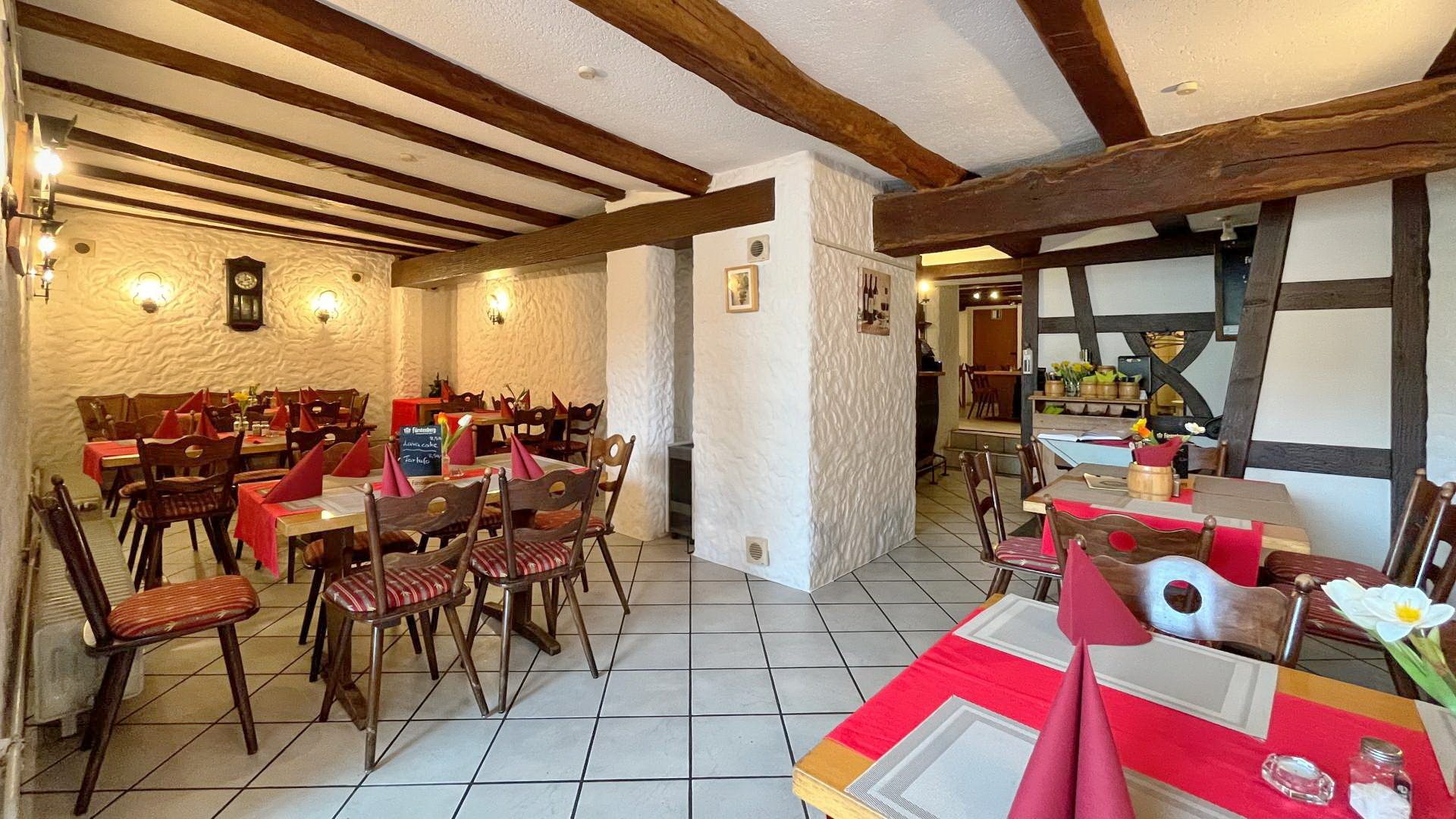 Immobilienangebot - Teningen / Köndringen - Wohnen & Investment & Rest - Bieterverfahren: Winzerhof mit großem Grundstück und Weinstube in Köndringen